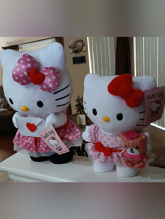 Hello Kitty Other - LOT of 2 — “2026 HELLO KITTY”
Valentines Greeter & Animated plush greeter